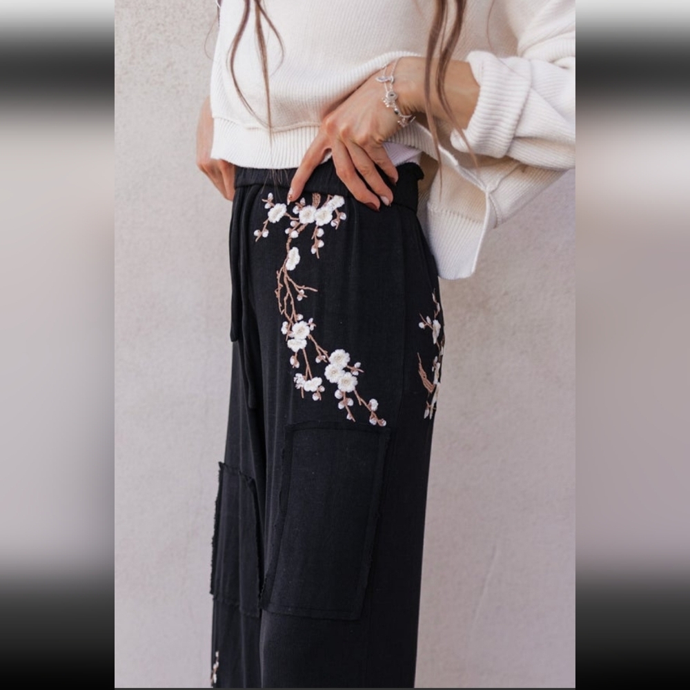 Floral Embroidered Black Wide-Leg Knit Pants - Picture 4 of 6